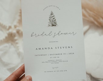 Puede incluir: Una tarjeta blanca con una ilustración de un pino nevado y el texto "Por favor, únase a nosotros para un bridal shower en honor a Amanda Stevens Sábado 14 de diciembre de 2024 a las 5:00 PM Sophie's House 256 White Street, San Diego CA 12345 Para Sophie al 123-456-678"