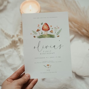 Verjaardagsuitnodiging met wilde bloemen paddestoel, bos verjaardagsfeestje uitnodigingen, paddenstoelfeest, bosrijke verjaardagsuitnodiging, uitnodigingssjabloon