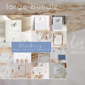 Może przedstawiać: Duży pakiet drukowanych dekoracji na baby shower w stylu bor&oacute;wkowym. Pakiet zawiera r&oacute;żne elementy, takie jak tablica powitalna, gra na baby shower, etykieta na jedzenie, kartka z podziękowaniami i etykieta na upominek. Dekoracje są w jasnoniebieskiej i białej kolorystyce z akwarelowymi ilustracjami bor&oacute;wek.