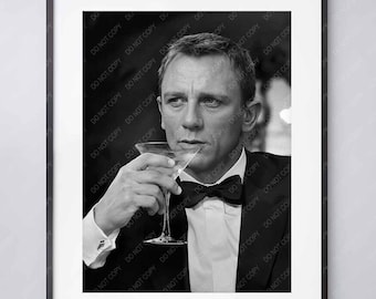 Daniel Craig Print -  James Bond 007 - Vesper Martini - High Quality Print