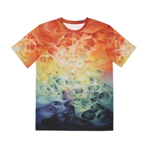 Könnte beinhalten: Ein T-Shirt mit kurzen Ärmeln und einem farbenfrohen abstrakten Design. Das Design zeigt ein wirbelndes Muster in Orange, Gelb, Grün, Blau und Schwarz.