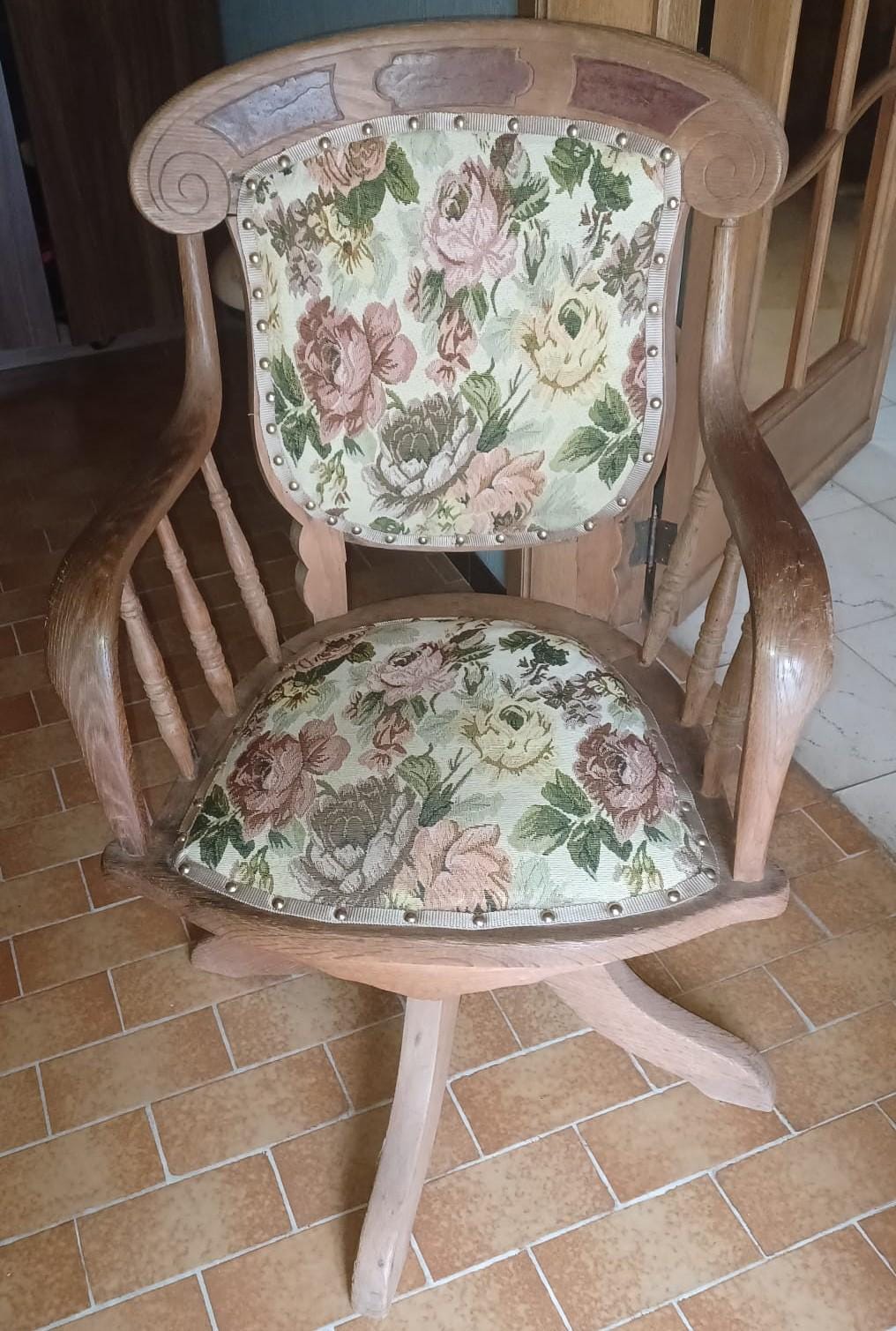 Antique oak swivel desk chairs - Etsy 日本
