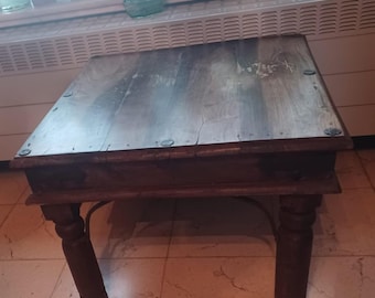 Set van 2 Vintage Indiase Bijzettafels – Massief Sheesham & Smeedijzer (50x50)