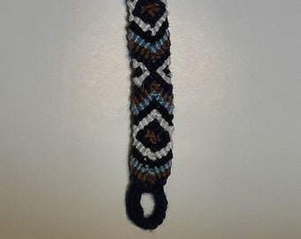 Geknüpftes Armband