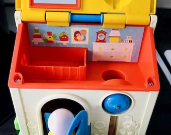 Fisher Price Discovery Cottage with 2 Figures and Vehicle