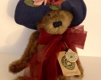 Boyd’s Bears Aunt Yvonne Dubeary 12” Plush