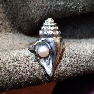 A Seashell Ring with a Real Pearl (Sterling Silver)