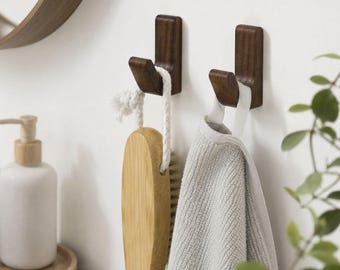 Eleganti ganci autoadesivi in legno di frassino e rovere americano: appendiabiti da parete minimalisti