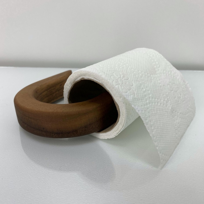 Minimalist american walnut wooden toilet paper holder, toilet interior, aesthetic toilet wall rack, Elegant Wall-Mounted Toilet Paper Rack