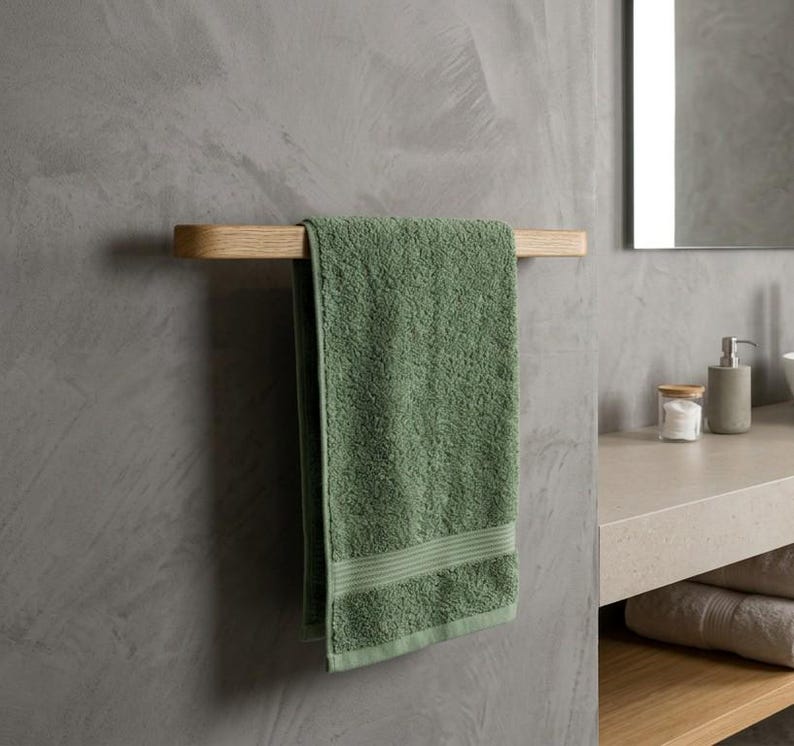 Minimalistischer Handtuchhalter aus Eichenholz: Skandinavisches Badezimmer Dekor Bild 2
