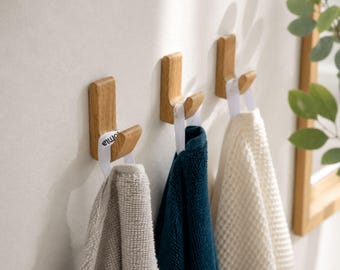 Gancho pequeño moderno de madera de roble, adhesivo estilo Japandi, decoración para casas pequeñas.