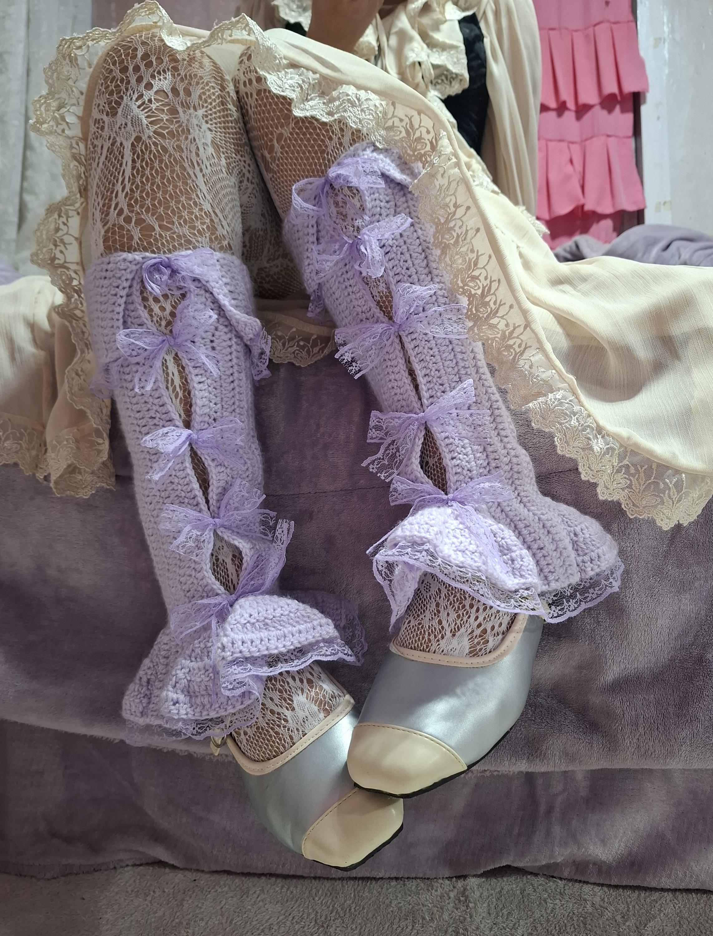 35 Crochet Leg Warmers Patterns for Retro, Cozy, and Statement Style 1 Crochet Pattern "Jemima Leg Warmers by Amblings"