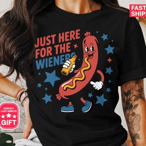 ホットドッグ好きのおもしろTシャツ、VネックTシャツ、ボディスーツ、ウィンナーを求めて、グルメギフト、漫画キャラクター、パーティー衣装2025、星空