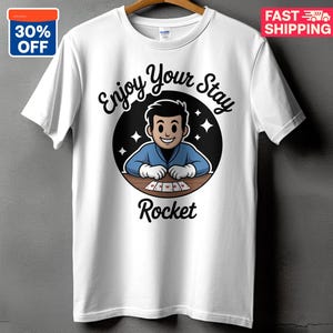 Camiseta de póker divertida 2025, camiseta "Disfruta tu estancia", regalo de jugador de póker con cuello en V, camiseta de manga larga con cartas de la suerte, camiseta de torneo de póker, camiseta de póker