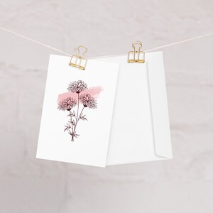 Cartão de aniversário com flores do mês de nascimento em aquarela - novembro - crisântemo