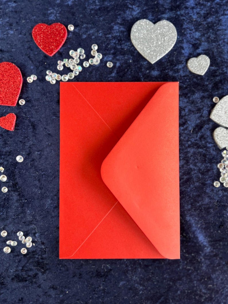 brauner Briefumschlag für die Love Postkarte mit dem zantangle Muster