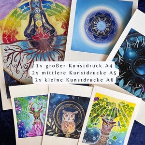 Puede incluir: Una colecci&oacute;n de impresiones art&iacute;sticas con ilustraciones espirituales y de la naturaleza. Las impresiones incluyen im&aacute;genes de una figura meditando, un mandala, un ciervo con una flor de loto y b&uacute;hos. El texto indica los tama&ntilde;os de las impresiones.