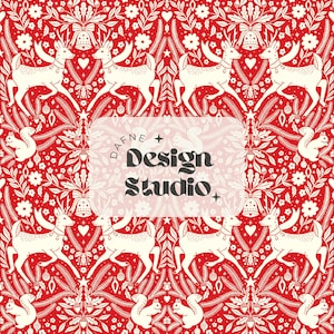 Pode incluir: Padrão repetitivo com veados brancos, esquilos, sinos e elementos florais sobre fundo vermelho. O design inclui o texto "DAFNE + Design Studio +" num retângulo branco. O tema geral é festivo e decorativo.