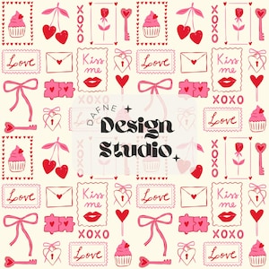 Puede incluir: Patrón repetitivo de ilustraciones rosas y rojas con temática de San Valentín sobre un fondo crema. El diseño incluye cupcakes, cerezas, corazones, llaves, lazos y las palabras "Love", "Kiss me" y "XOXO". También está presente el texto "DAFNE Design Studio".