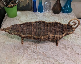 Vintage Chameleon Shaped Woven Wicker Basket Tray