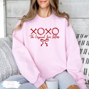 Sudadera con cuello redondo y letras de amor originales de XOXO, sudadera con capucha cristiana, sudadera con versículo bíblico, regalo de San Valentín, regalo para ella, Gildan
