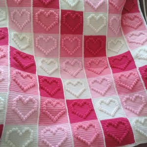 Babydecke Häkelanleitung, Herzmotive Puffstich-Decke, Häkeldecke Valentine, Motivmuster, Easy Blanket Pattern, Häkelanleitung für Tote Afghan