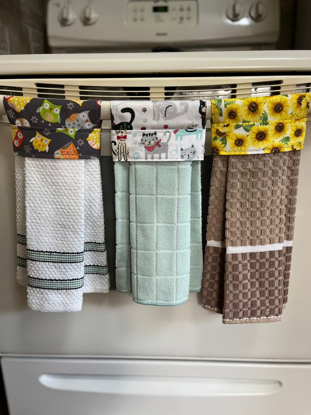 Hanging Kitchen Towels (Creative Ideas on Where and How To Hang