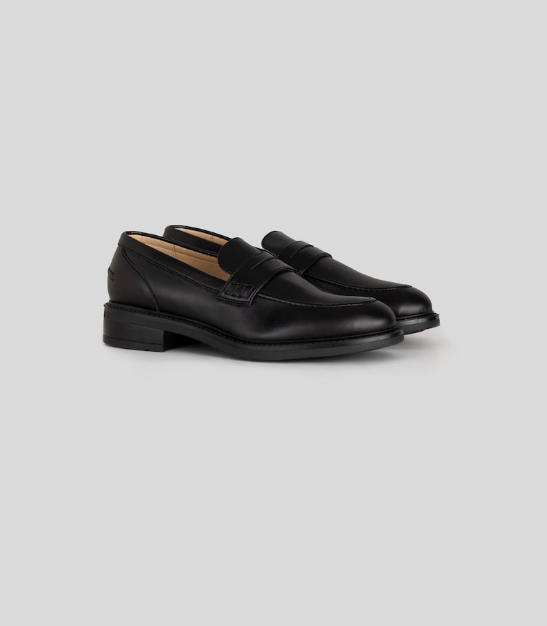 ethical shoes, comfy office shoes, every day dress shoe, office woman  shoes, black loafers, slip on loafers, woman loafers, handmade shoes, black leather flats, wide fit shoes, black college shoes, leather loafers, aelia handmade