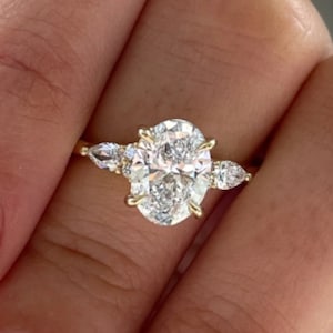 Handmade Jewelry, Oval Cut Moissanite Wedding Ring, Gift for Her, Pear Side Diamond Ring, Solid Gold Engagement Ring, Collection for Wife