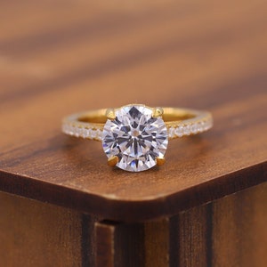 Joyería personalizada, anillo de moissanita de corte redondo de 1,5 quilates, anillo artesanal, anillo solitario de diamante con circonita cúbica brillante, anillo de compromiso de media eternidad