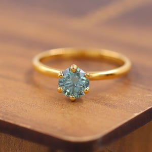 Green Moissanite Engagement Ring, 1.5 Carat Green Round Cut Ring, Unique Solitaire Statement Ring, Anniversary Ring, Birthday Gift for Her