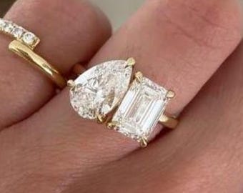 Toi Et Moi Engagement Ring, Emerald & Pear Cut Moissanite Diamond Ring, 14k Solid Gold Wedding Ring, You and Me Ring, Gift for Girlfriend