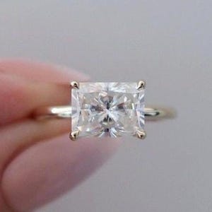 East West Diamond Ring, 2.0 CT Radiant Cut Moissanite Engagement Ring, Stacking Ring, Promise Ring for Women, Anniversary Gift, Ring for Her