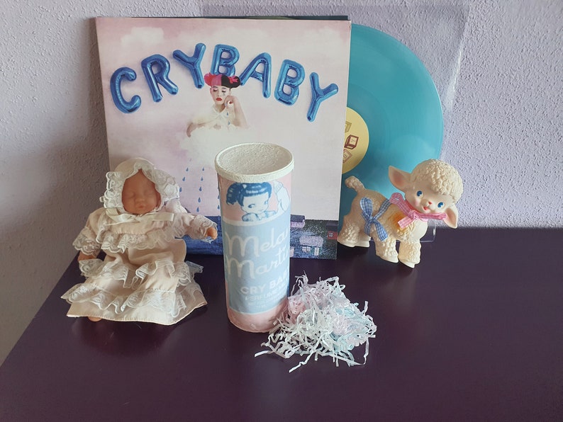 Boîtes de parfum Crybaby faites à la main image 3