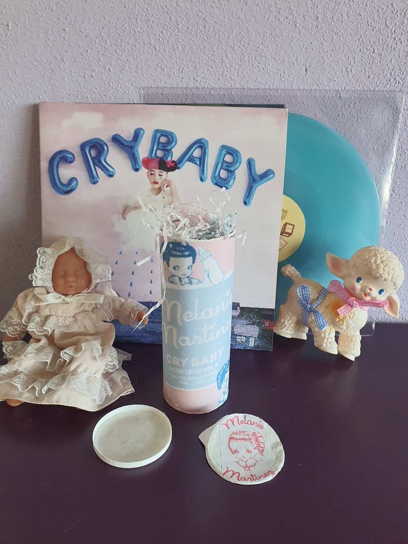 Boîtes de parfum Crybaby faites à la main image 10