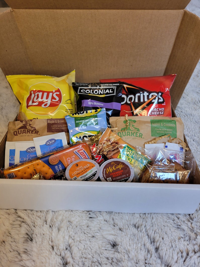 Short Term Rental Housewarming Gift Basket for Guest, Hosting Gifts