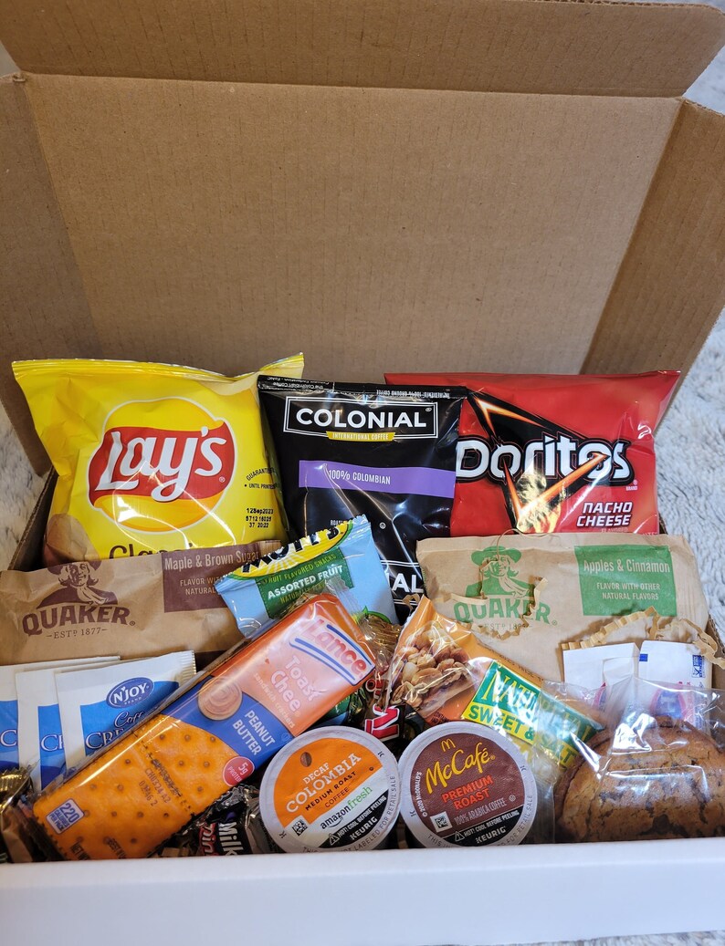 Short Term Rental Housewarming Gift Basket for Guest, Hosting Gifts