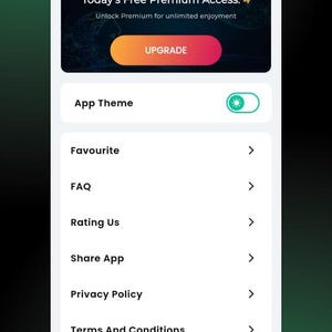 Może przedstawiać: Zrzut ekranu ustawień aplikacji mobilnej. Ekran wyświetla opcje takie jak 'App Theme', 'Favorite', 'FAQ', 'Rating Us', 'Share App', 'Privacy Policy' i 'Terms And Conditions'. Baner u g&oacute;ry promuje 'Today's Free Premium Access: 4' z przyciskiem 'Upgrade'.
