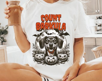 Cute Dachshund Halloween Shirt Comfort Colors Wiener Dog Vampire T Shirt Gift for Dog Mom or Dad Gold Dachshund Tee Pumpkin Holiday T-Shirt