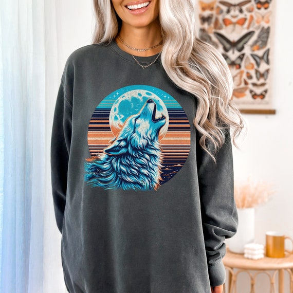 Howling Wolf Sweater Blue Wolf Vintage Hoodie Maned Wolf Solar Eclipse Shirt Celestial Design Arctic Wolf Tee Moon Retro 90 s Sweater Etsy UK