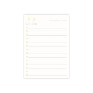 Puede incluir: Un bloc de notas blanco para la lista de tareas pendientes con un título amarillo "to do" y una sección para listas y notas. El bloc de notas tiene una línea para la fecha y 15 líneas para escribir.