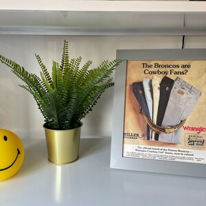 Oficial Auténtico Programa de Fútbol Americano de la NFL Wrangler Anuncio Anuncio Vintage Póster Enmarcado 90s Retro Classic 1of1 Marcos Decoraciones para el hogar