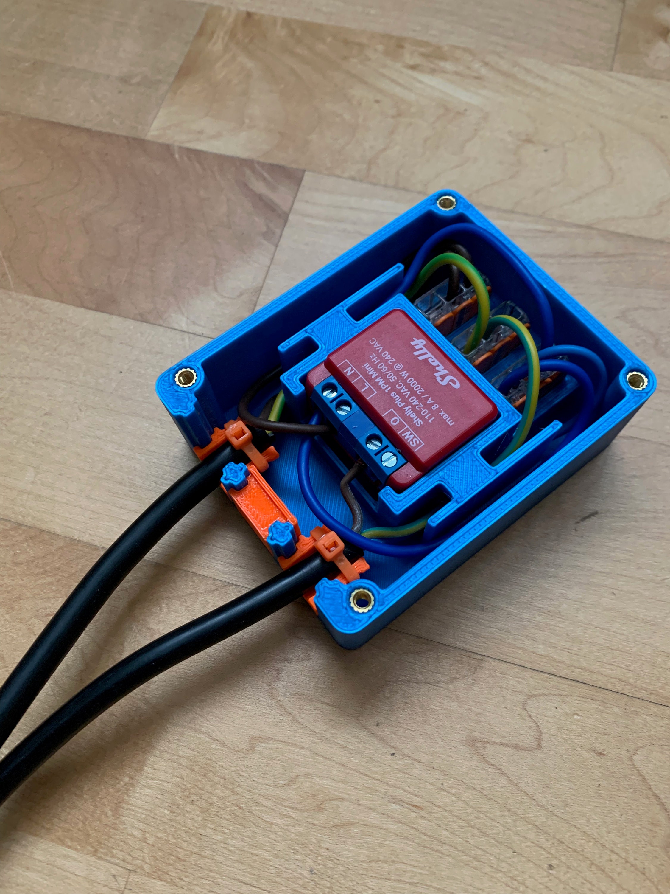 Adapterhalterung Shelly Plus für Hutschiene - Halterung für Relais Shelly Plus 1 1PM, 2PM I4 Gen2-Gen4 - Adapter für Domotik auf 35 mm Omega Hutschiene - Einfache und robuste Montage