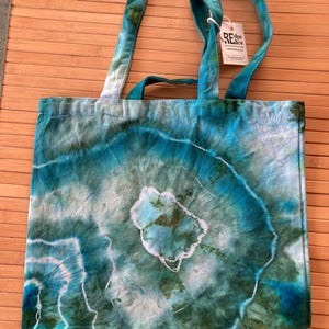 Bolso de mano, libro o almuerzo, cartera con teñido anudado de geoda azul y verde