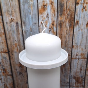 Tropfschutz in der Ausführung Weiß - Glatt an einer Kerze mit 6cm Durchmesser