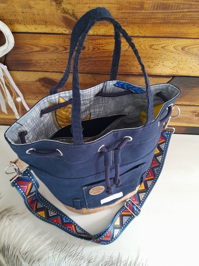 Umhängetasche mit Ösen und Kordel, Beuteltasche, Bucket Bag, Tragetasche, Cross Body, dunkelblau Bild 6