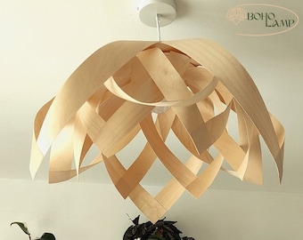 PEONIO: una lámpara colgante de madera para la sala de estar o el dormitorio en estilo boho. Pantalla 100% madera. Estilo: boho, rústico, escandinavo.