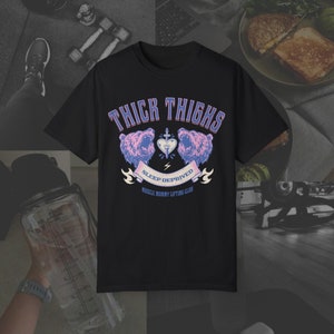 Muscle Mommy Shirt Pump Cover Tshirt Thick Thighs T-shirt Weightlifting Workout Tee Gym Pumpcover Shirt Gift for Powerlifter Trendy Fitness image 7