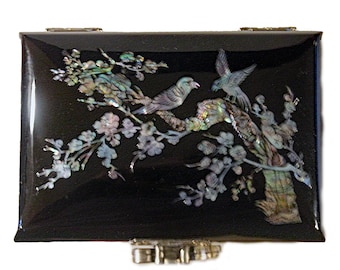 Vintage 4"H x 6"W Japanese Black Lacquer Inlaid Abalone with of Birds - Hinged and Lock Jewelry/Trinket Box, Circa Late 1900s