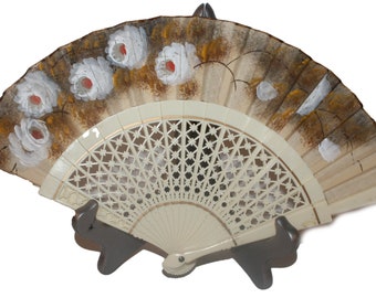 Vintage 1950s Poppie Brown and Beige Floral Hand Fan